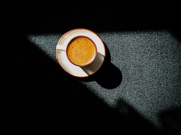 Rouge à lèvres liquide vs bâton : quel est le mieux pour vous ?